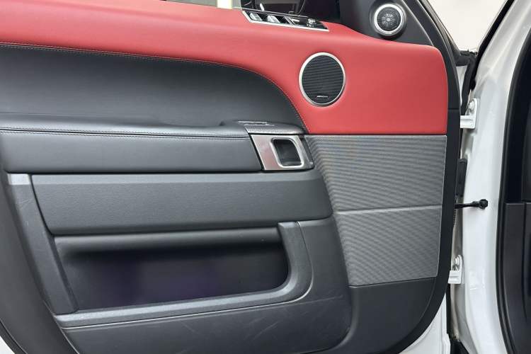 Used Land Rover Range Sport 2020 3.0 L6 HSE DYNAMIC Interior 7