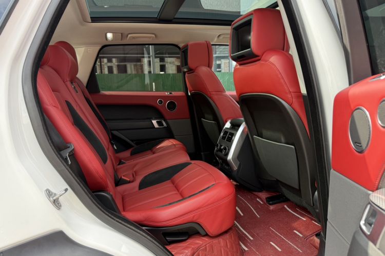 Used Land Rover Range Sport 2020 3.0 L6 HSE DYNAMIC Interior 9