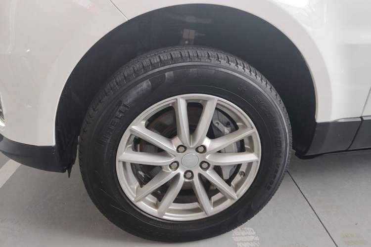 Used Land Rover Range Sport 2020 3.0 L6 SE Left Front Wheel Hub