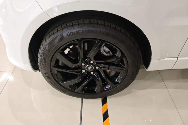 Used Land Rover Range Sport 2020 3.0 L6 SE Left Front Wheel Hub