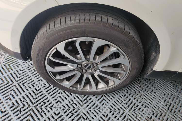 Used Land Rover Range Sport 2020 3.0 L6 SE Left Front Wheel Hub