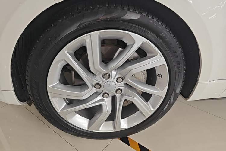 Used Land Rover Range Sport 2020 3.0 L6 SE Left Front Wheel Hub