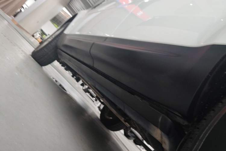 Used Land Rover Range Sport 2020 3.0 L6 SE Left Side Sill