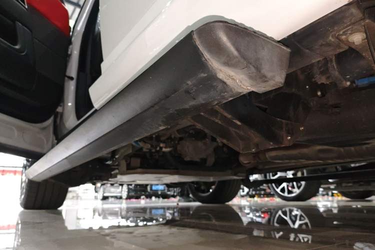 Used Land Rover Range Sport 2020 3.0 L6 SE Left Side Sill