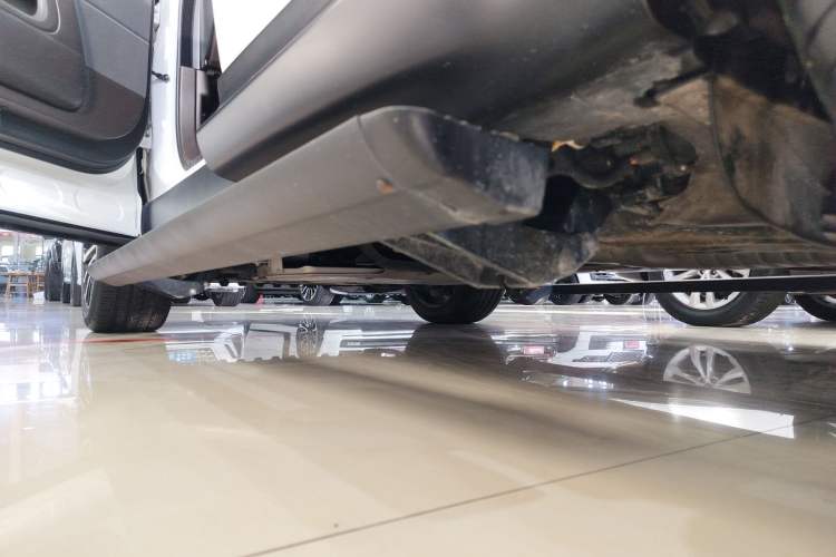 Used Land Rover Range Sport 2020 3.0 L6 SE Left Side Sill
