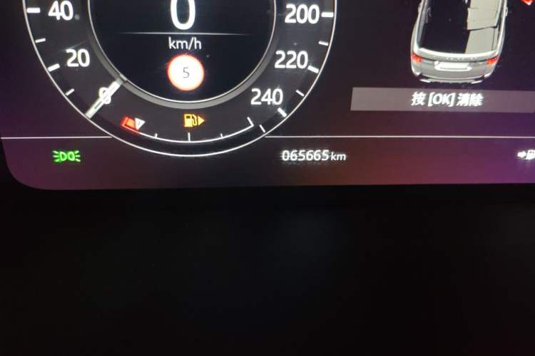 Used Land Rover Range Sport 2020 3.0 L6 SE Odometer Close Up