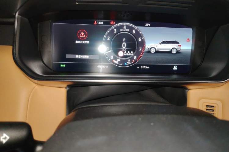 Used Land Rover Range Sport 2020 3.0 L6 SE Odometer Close Up
