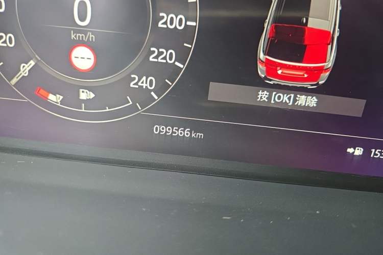 Used Land Rover Range Sport 2020 3.0 L6 SE Odometer Close Up