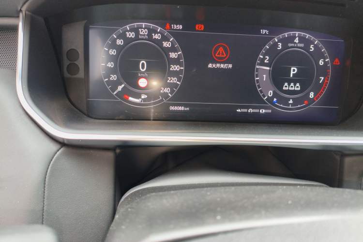 Used Land Rover Range Sport 2020 3.0 L6 SE Odometer Close Up