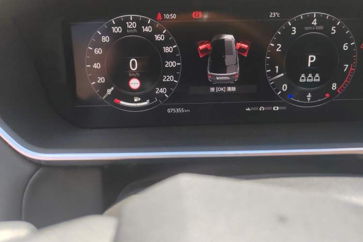 Used Land Rover Range Sport 2020 3.0 L6 SE Odometer Close Up