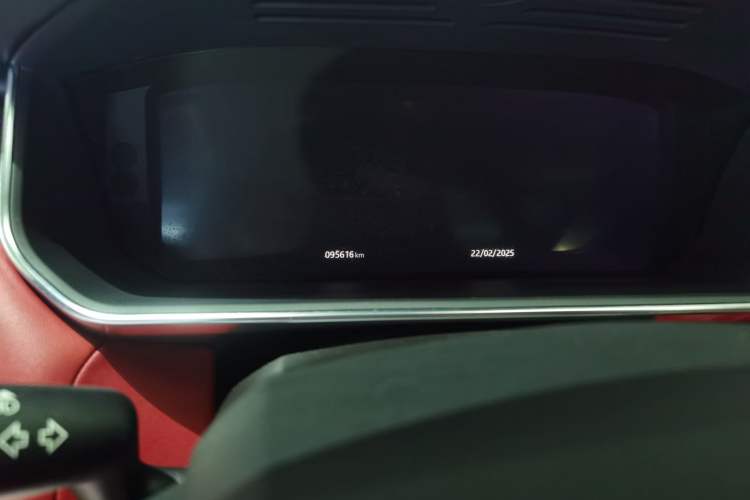 Used Land Rover Range Sport 2020 3.0 L6 HSE DYNAMIC Odometer Close Up