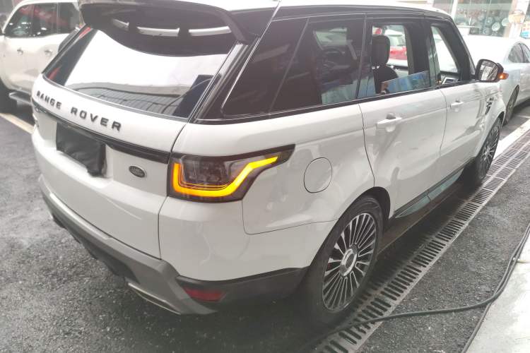 Used Land Rover Range Sport 2020 3.0 L6 SE Rear Right 45 Deg