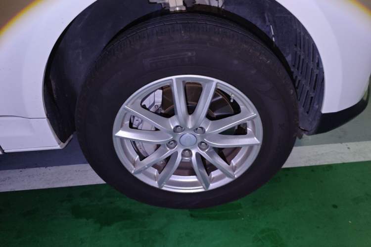 Used Land Rover Range Sport 2020 3.0 L6 SE Right Front Wheel Hub