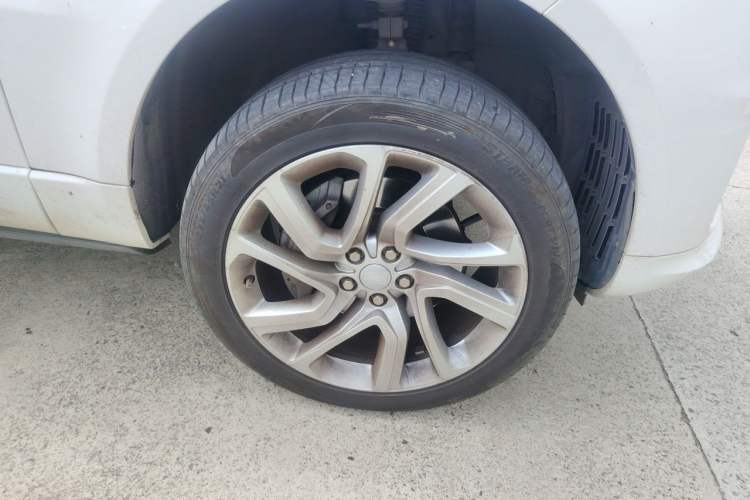 Used Land Rover Range Sport 2020 3.0 L6 HSE DYNAMIC Right Front Wheel Hub