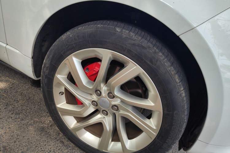 Used Land Rover Range Sport 2020 3.0 L6 HSE DYNAMIC Right Front Wheel Hub
