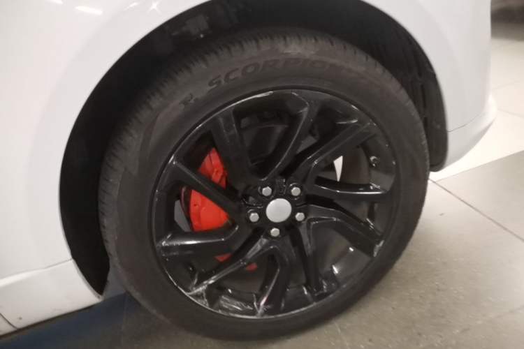 Used Land Rover Range Sport 2020 3.0 L6 HSE DYNAMIC Right Front Wheel Hub