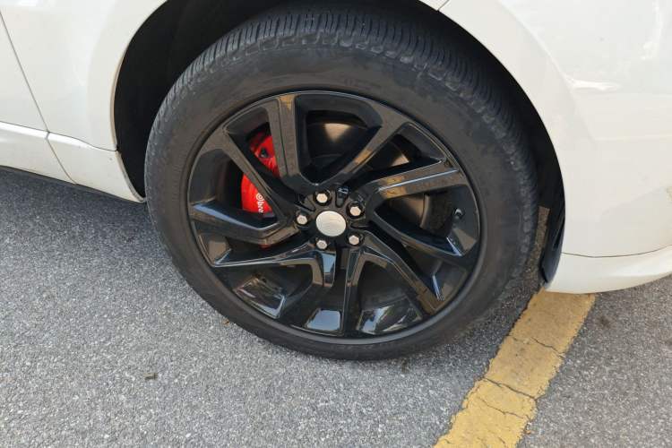 Used Land Rover Range Sport 2020 3.0 L6 HSE DYNAMIC Right Front Wheel Hub
