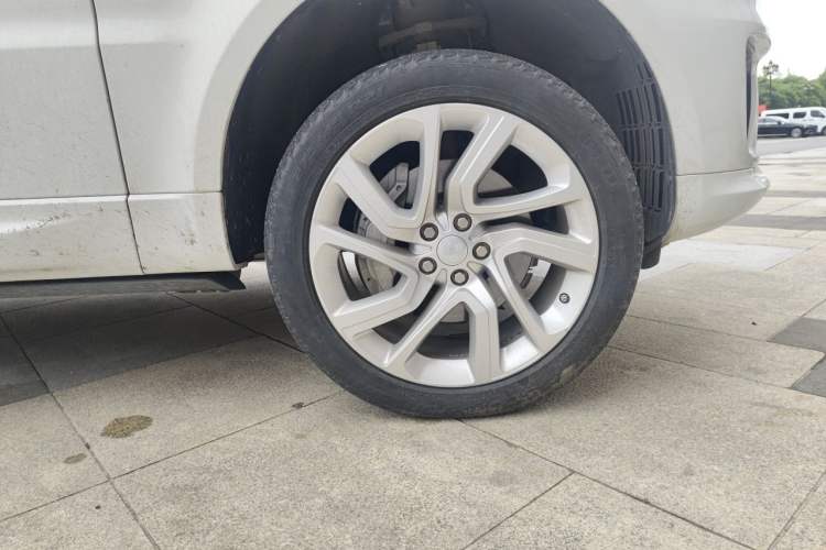 Used Land Rover Range Sport 2020 3.0 L6 HSE DYNAMIC Right Front Wheel Hub