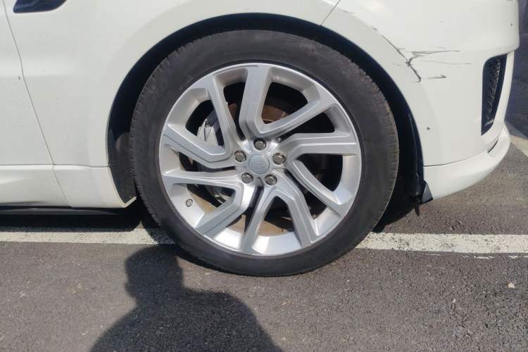Used Land Rover Range Sport 2020 3.0 L6 HSE DYNAMIC Right Front Wheel Hub