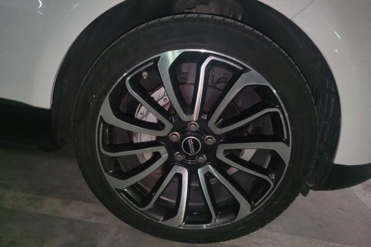 Used Land Rover Range Sport 2020 3.0 L6 SE Right Front Wheel Hub