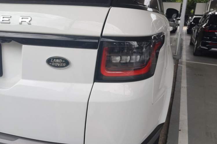 Used Land Rover Range Sport 2020 3.0 L6 SE Right Rear Taillight