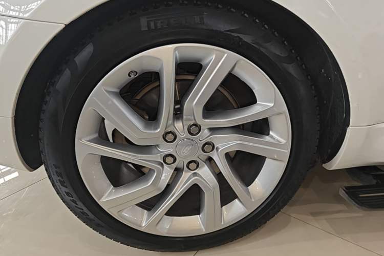 Used Land Rover Range Sport 2020 3.0 L6 SE Right Rear Wheel Hub