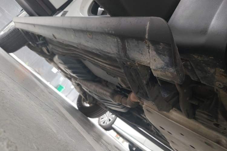 Used Land Rover Range Sport 2020 3.0 L6 SE Right Side Sill