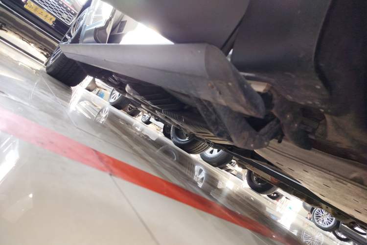 Used Land Rover Range Sport 2020 3.0 L6 SE Right Side Sill