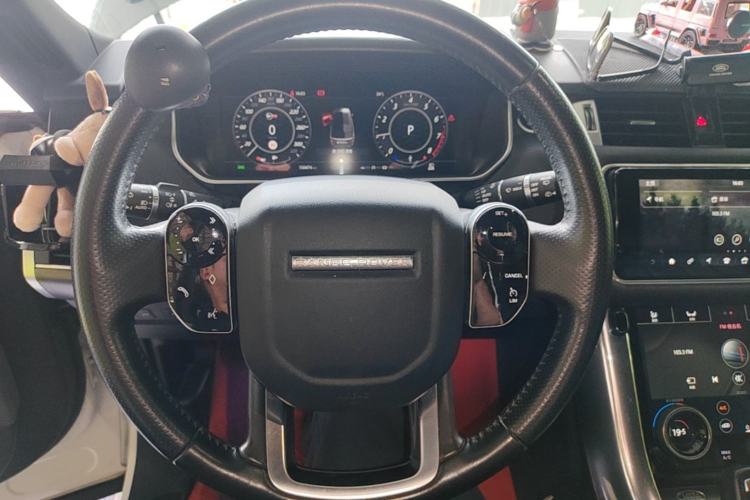 Used Land Rover Range Sport 2020 3.0 L6 SE Steering Wheel