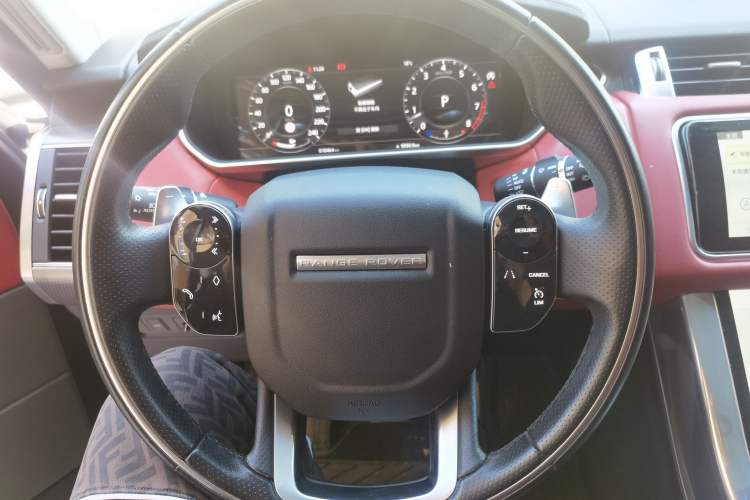 Used Land Rover Range Sport 2020 3.0 L6 HSE DYNAMIC Steering Wheel