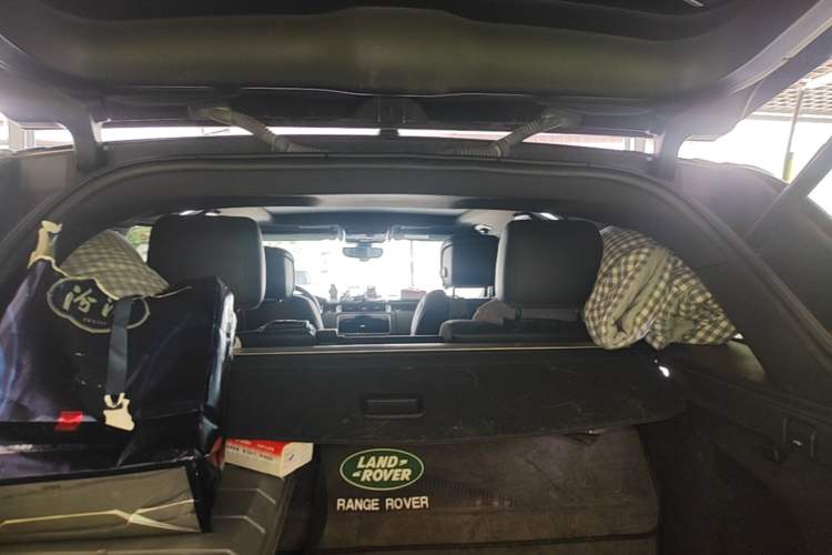 Used Land Rover Range Sport 2020 3.0 L6 SE Trunk