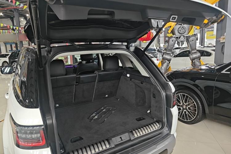Used Land Rover Range Sport 2020 3.0 L6 SE Trunk