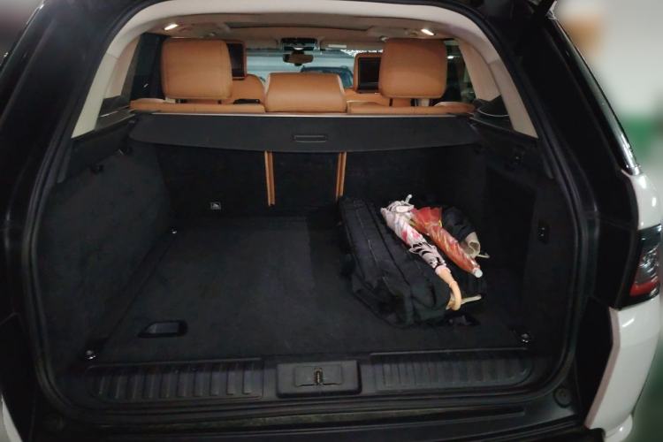 Used Land Rover Range Sport 2020 3.0 L6 SE Trunk