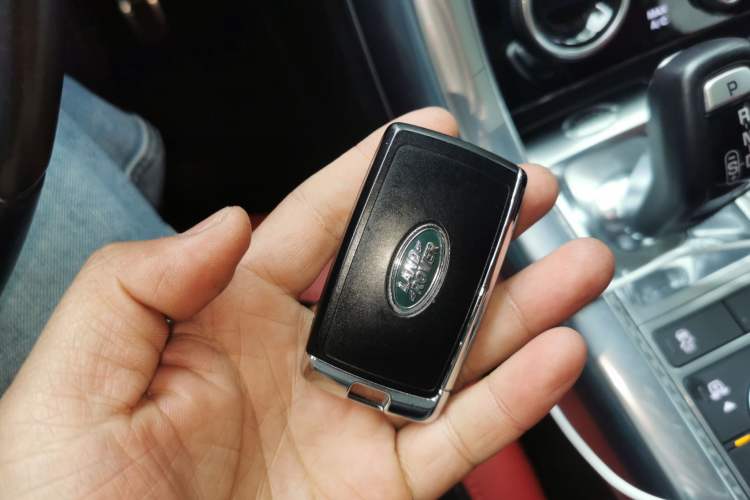 Used Land Rover Range Sport 2020 3.0 L6 HSE DYNAMIC Vehicle Key