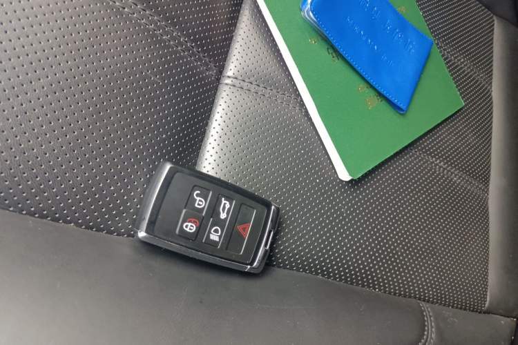Used Land Rover Range Sport 2020 3.0 L6 HSE DYNAMIC Vehicle Key