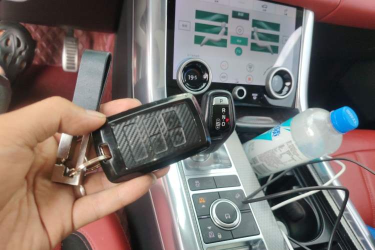 Used Land Rover Range Sport 2020 3.0 L6 HSE DYNAMIC Vehicle Key