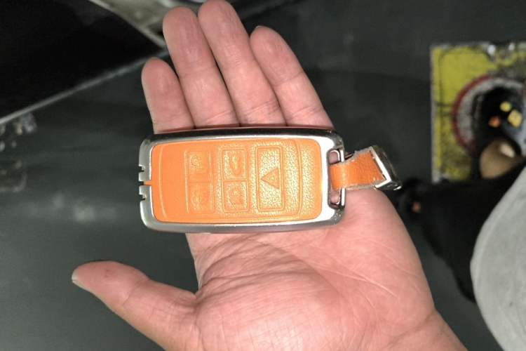 Used Land Rover Range Sport 2020 3.0 L6 HSE DYNAMIC Vehicle Key