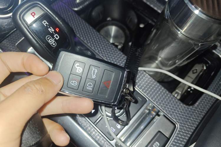 Used Land Rover Range Sport 2020 3.0 L6 HSE DYNAMIC Vehicle Key