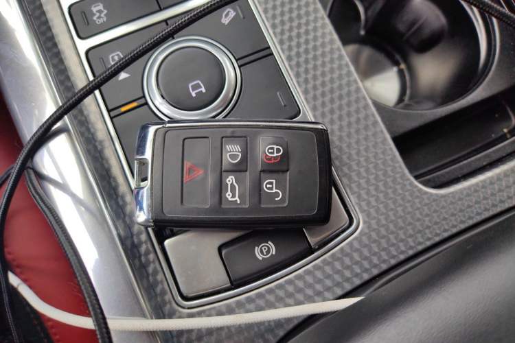 Used Land Rover Range Sport 2020 3.0 L6 HSE DYNAMIC Vehicle Key