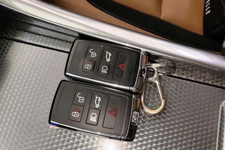 Used Land Rover Range Sport 2020 3.0 L6 HSE DYNAMIC Vehicle Key