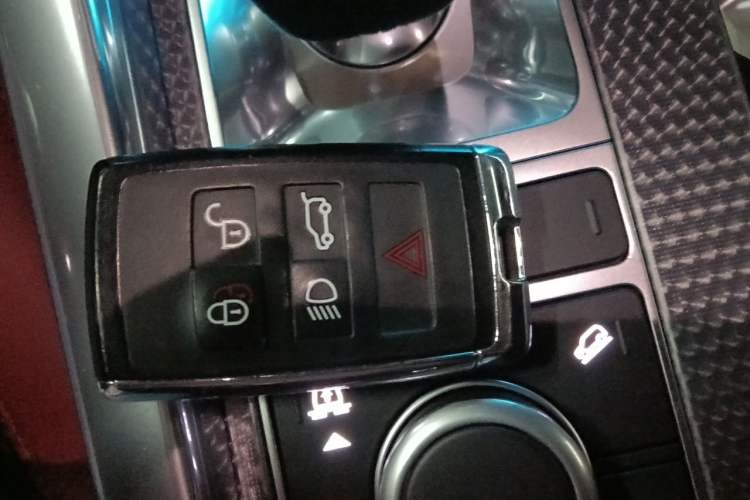 Used Land Rover Range Sport 2020 3.0 L6 HST Vehicle Key