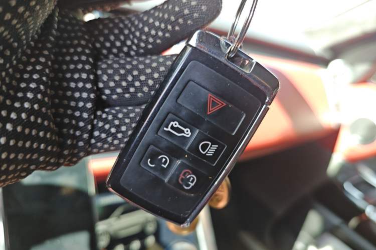 Used Land Rover Range Sport 2020 3.0 L6 HST Vehicle Key
