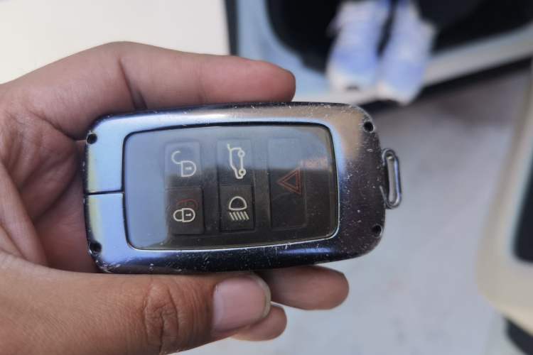 Used Land Rover Range Sport 2020 3.0 L6 HSE DYNAMIC Vehicle Key