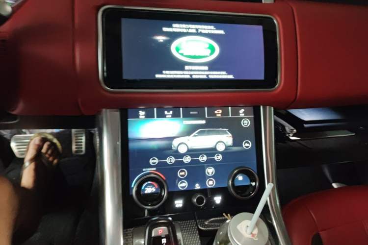 Used Land Rover Range Sport 2021 3.0 L6 YAO Black Edition Audio And AC Panel