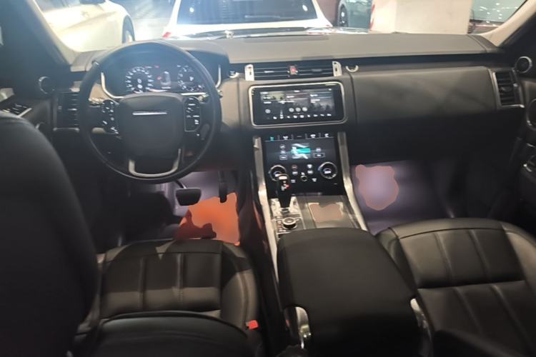Used Land Rover Range Sport 2021 3.0 L6 SE Center Console