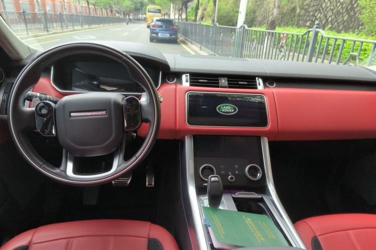 Used Land Rover Range Sport 2021 3.0 L6 YAO Black Edition Center Console