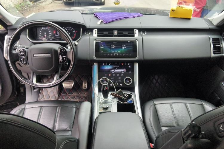 Used Land Rover Range Sport 2021 3.0 L6 YAO Black Edition Center Console