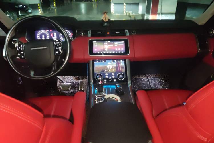 Used Land Rover Range Sport 2021 3.0 L6 YAO Black Edition Center Console