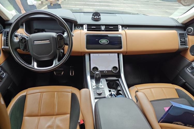 Used Land Rover Range Sport 2021 3.0 L6 YAO Black Edition Center Console