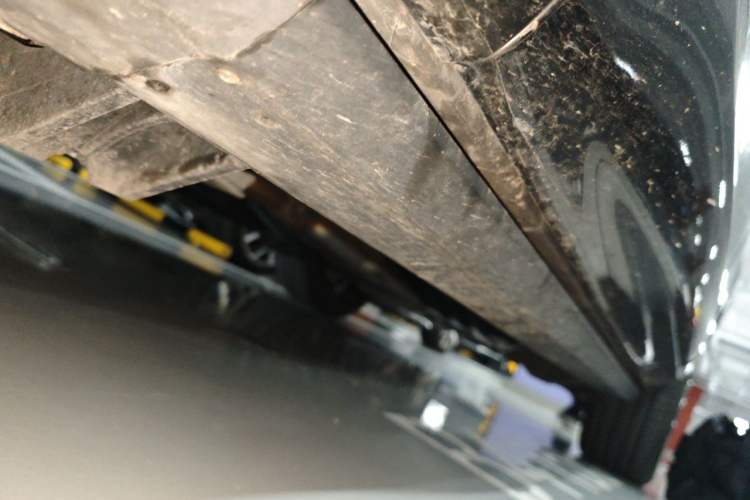 Used Land Rover Range Sport 2021 3.0 L6 YAO Black Edition Chassis Front Left